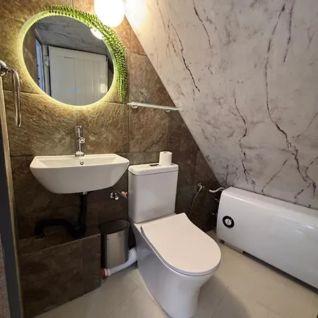 Apartment With Terrace - Center