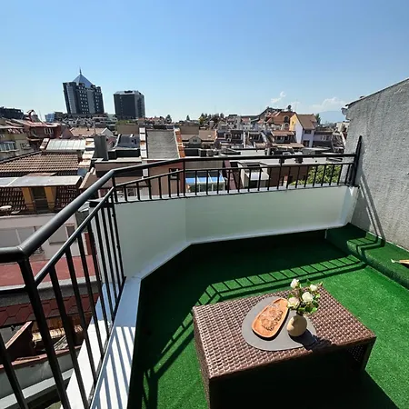 With Terrace - Center *