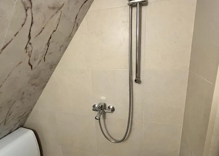 Apartment With Terrace - Center *