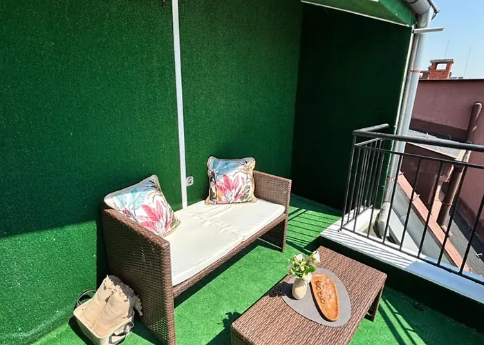 With Terrace - Center Apartment *